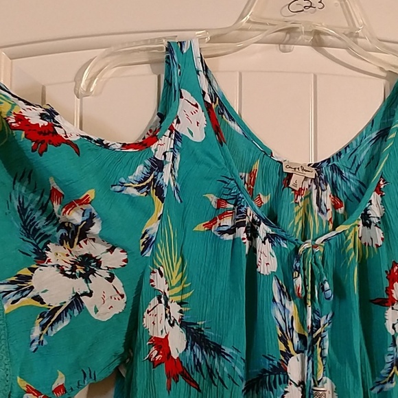 Chip & Pepper cold shoulder floral print top - Picture 2 of 6